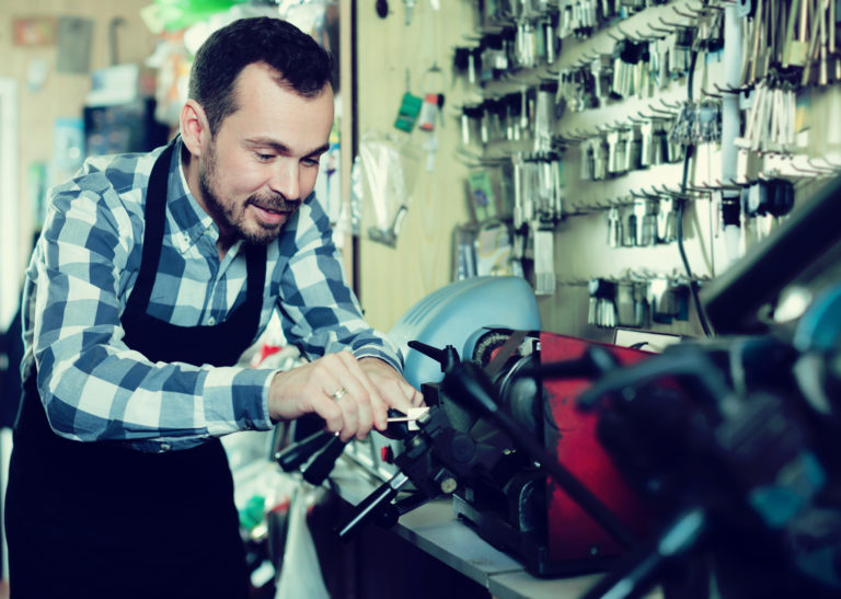 laser key engraver industrial locksmith in cuyahoga falls, oh.